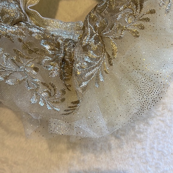 Gold 0-12 Month Tutu Like New Condition - Picture 6 of 6